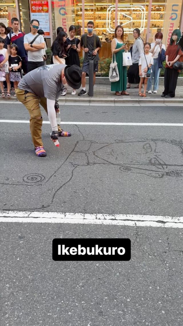 Performance artistique à #ikebukuro 👏🏻 #mangaart #mangaartist #mangafanart #performanceart